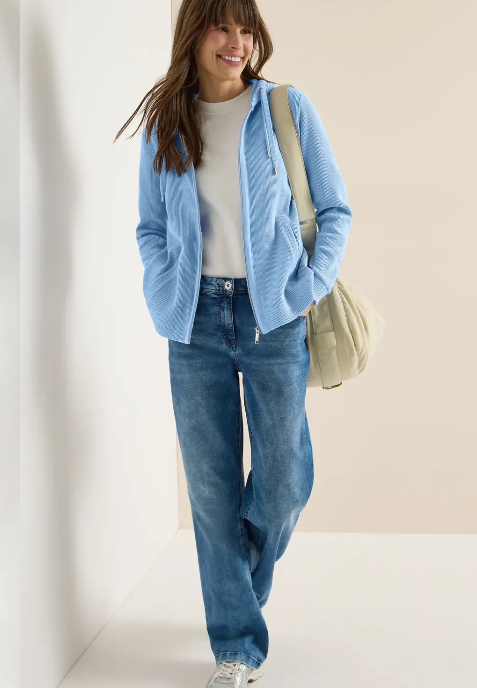 Veste à manches longues avec capuche et poches