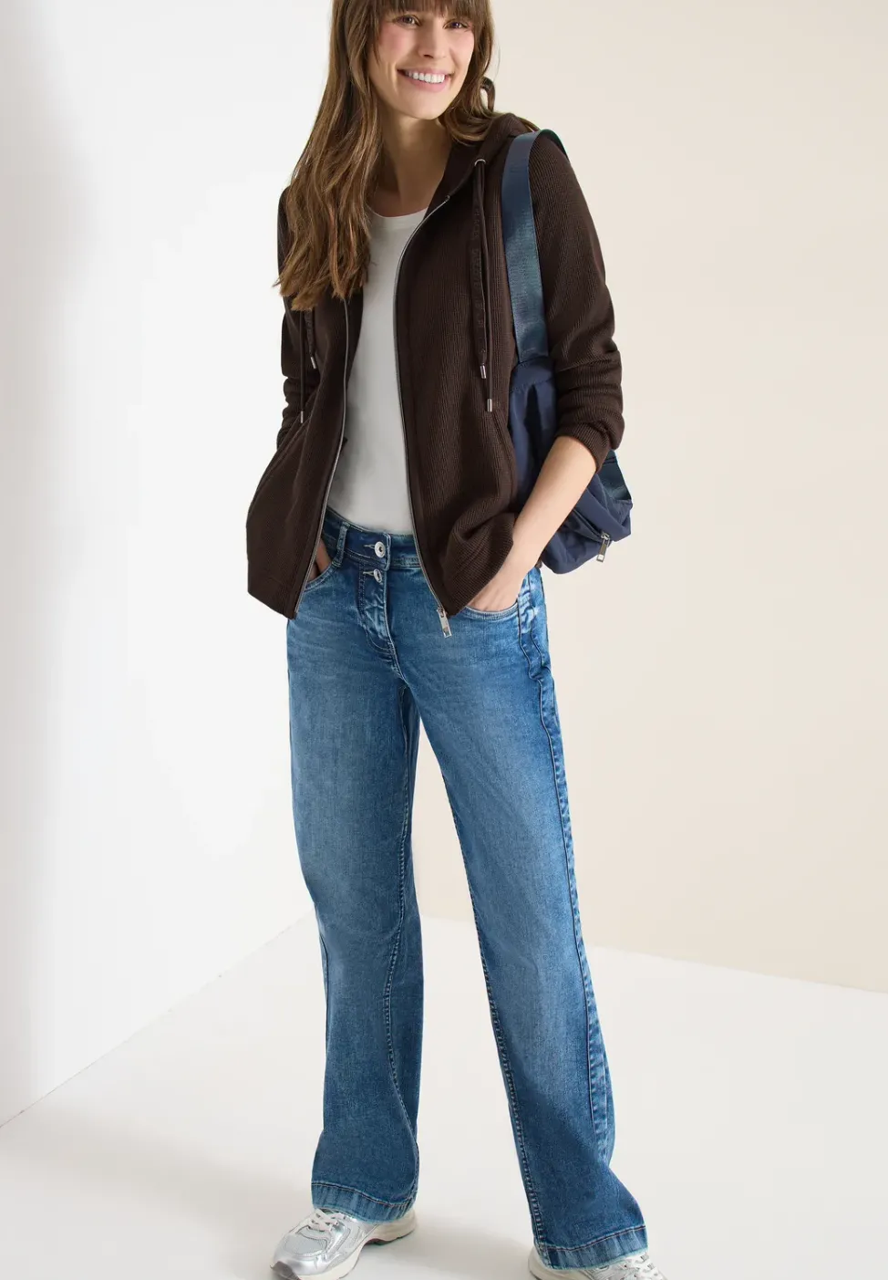 Veste à manches longues avec capuche et poches