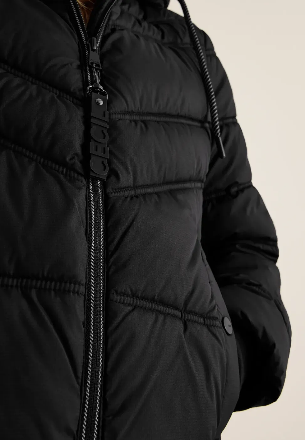Veste matelassée avec capuche