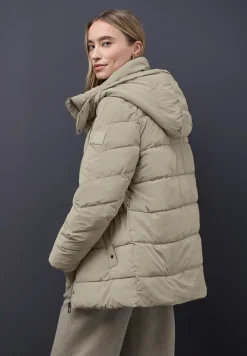 Veste matelassée avec détails en tricot