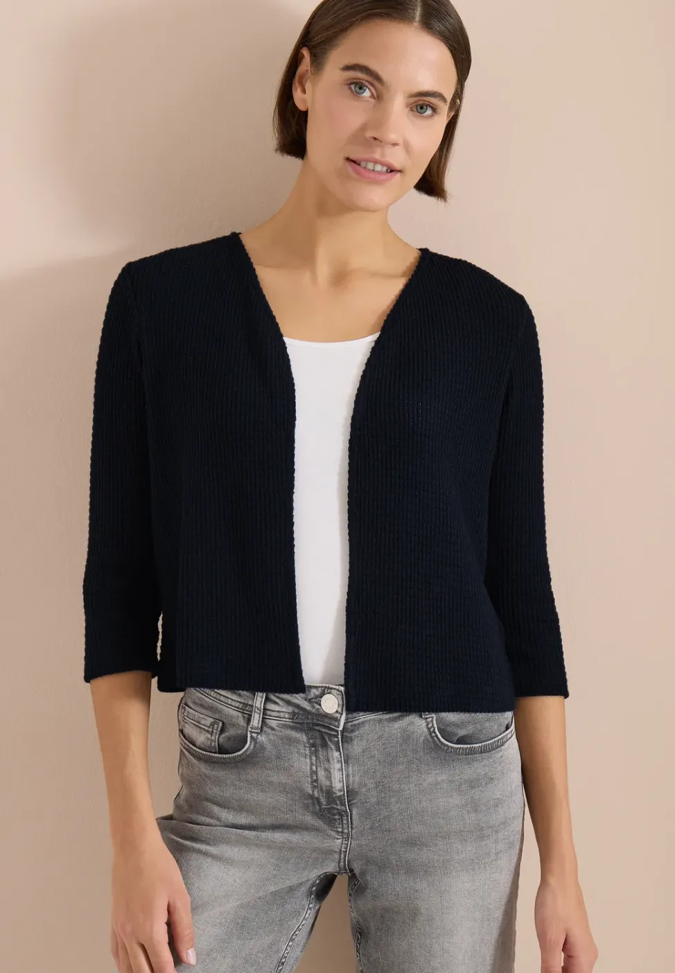 Veste ouverte en maille ajourée à manches 3/4