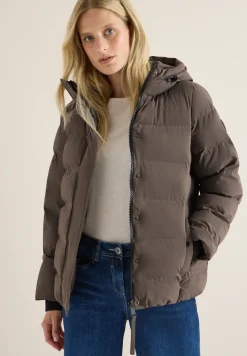 Veste sportive avec capuche