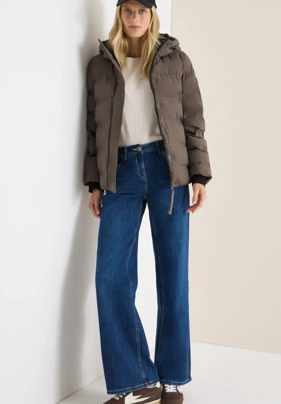 Veste sportive avec capuche