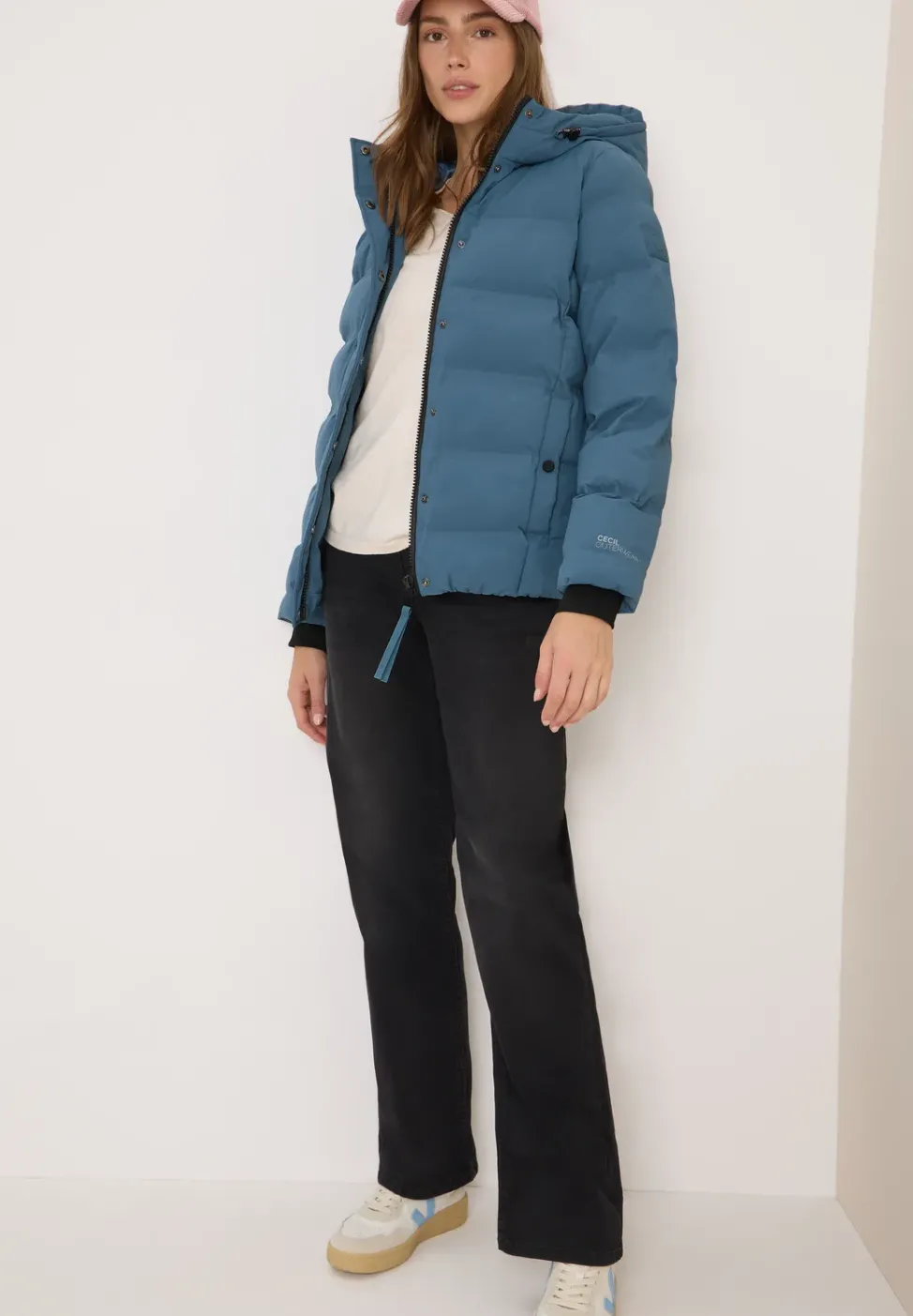 Veste sportive avec capuche