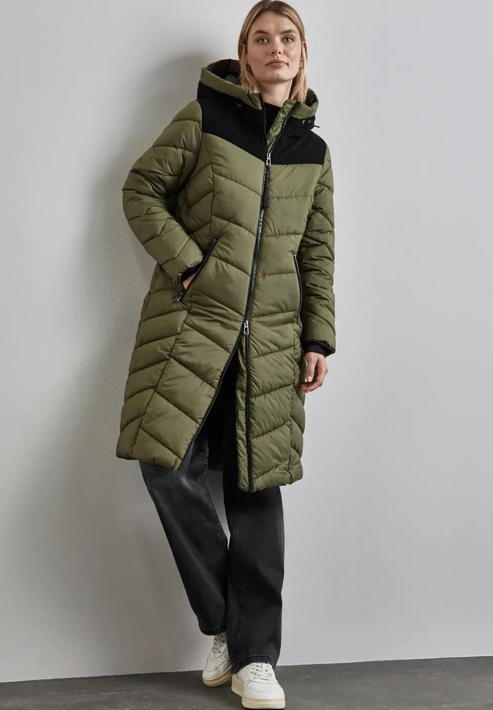 Veste à structure mixte