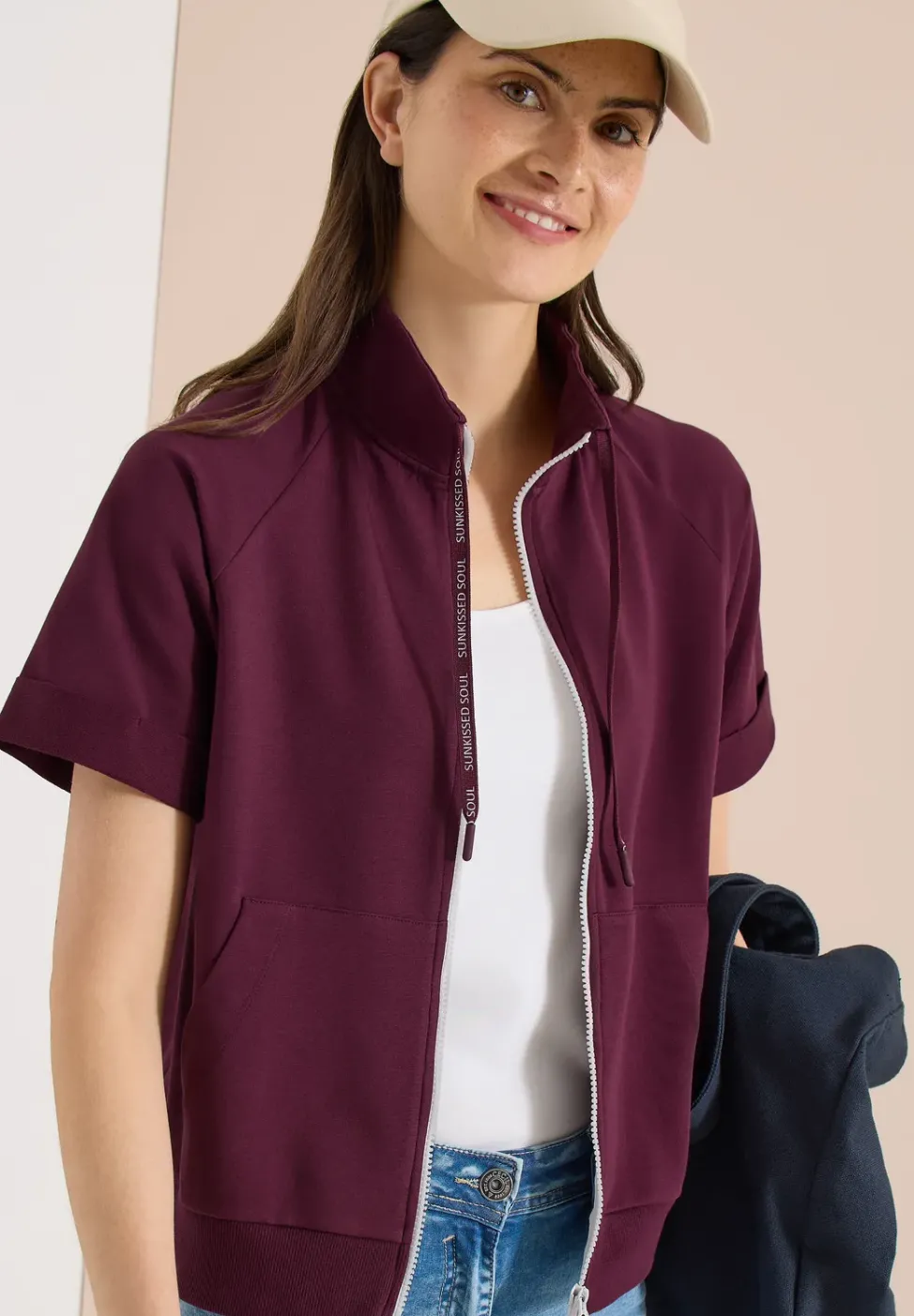 Veste sweat à manches courtes avec fermeture éclair