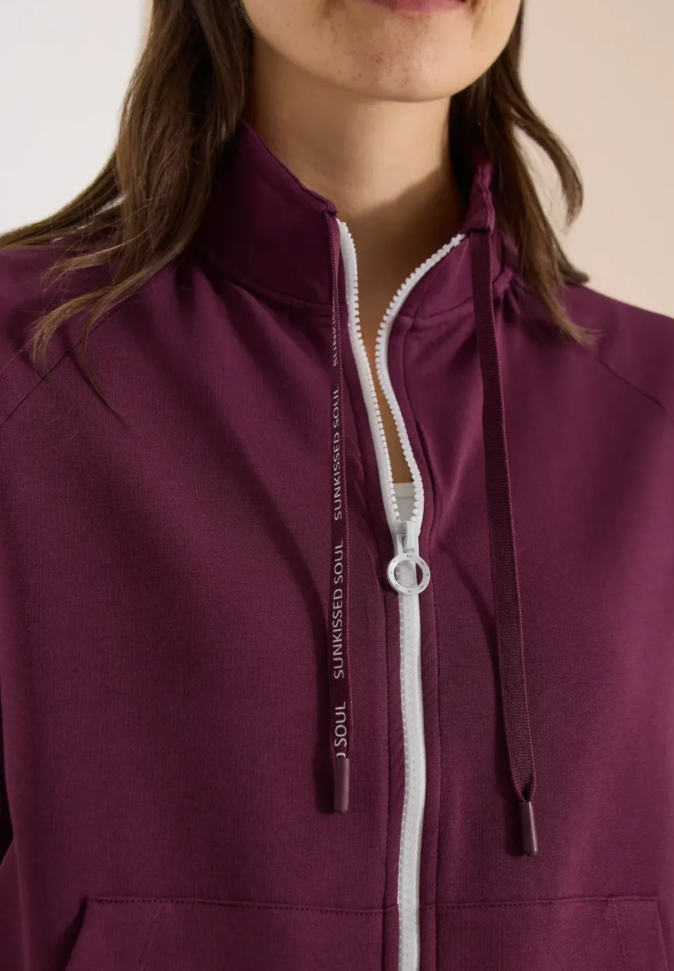 Veste sweat à manches courtes avec fermeture éclair